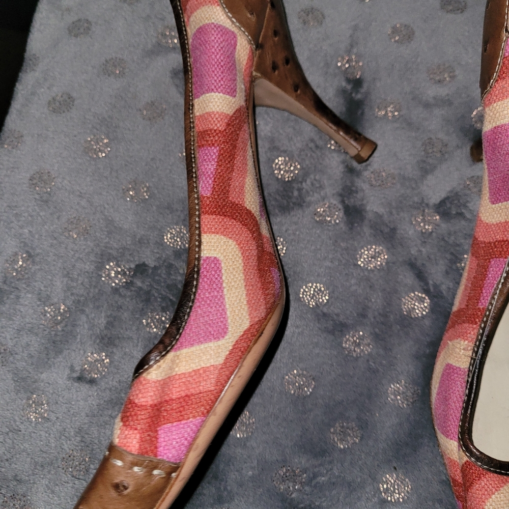 Shoes - Picture 5 of 7